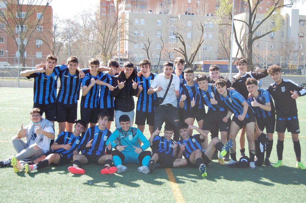 madridsurlatina's tweet photo. 📊JUVENIL “B” 
Victoria 6-1 ante @Betis_SanIsidro “B” hoy en 🏟Los Cármenes (⚽️2 Cobo, 2 Juan, Cesar y Jose Díaz). El equipo de Jose Jurado confirma su buena línea de las últimas semanas con una solvente victoria. #vamossurla🔵⚫️ https://t.co/mZBvdVhgpc