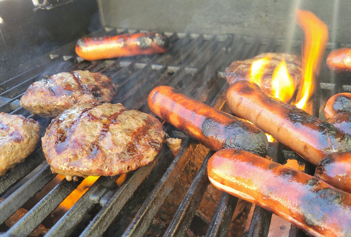 TheStoryShorey's tweet photo. In honor of better daylight and temperatures in the 50s and 60s through the end of March...@GrillNewEngland #grillingRI #Forshorcast https://t.co/FCYotaopdV