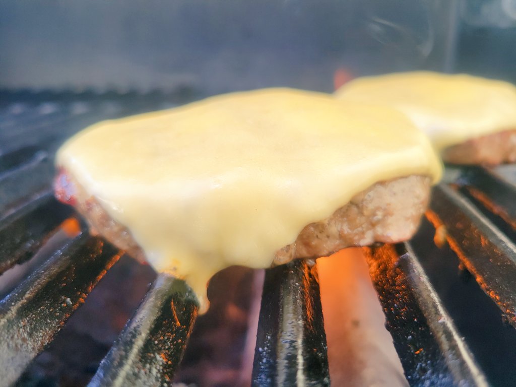 TheStoryShorey's tweet photo. In honor of better daylight and temperatures in the 50s and 60s through the end of March...@GrillNewEngland #grillingRI #Forshorcast https://t.co/FCYotaopdV