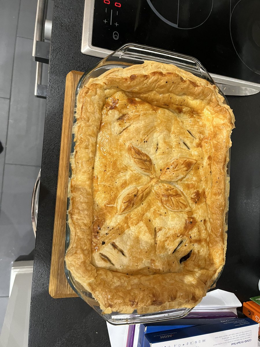 DubClown's tweet photo. I made meat pie 🤤 https://t.co/5uQFnjxL8S