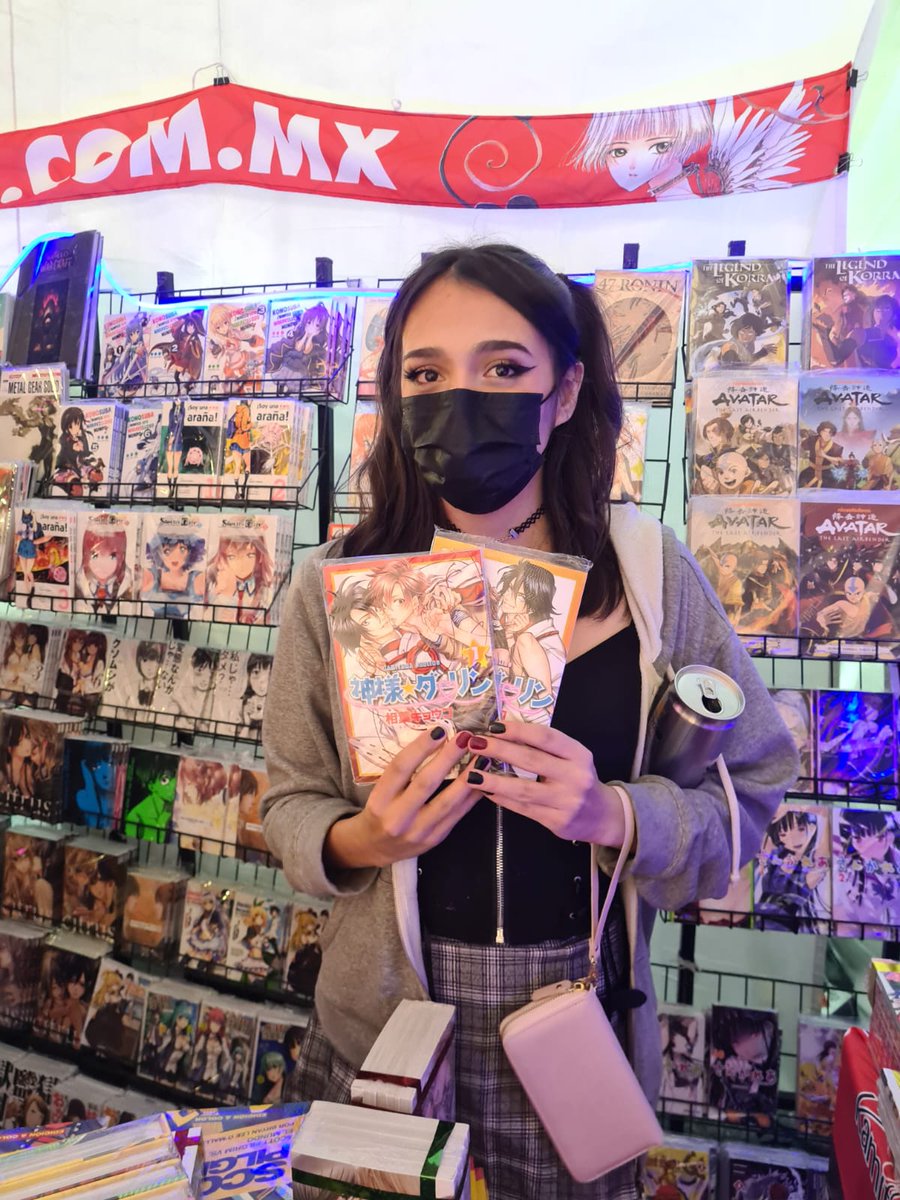 kamite_manga's tweet photo. ¡Sobrinos, miren lo bien que la pasamos ayer en el evento #LIghtsofJapan! 🎆⛩️
Recuerden que hoy también seguimos por allá, por si gustan darse una vuelta 🥰
¡Los esperamos con todo nuestro catálogo y sorpresas! 🙌🏻🎁 https://t.co/WiZddRxoQo