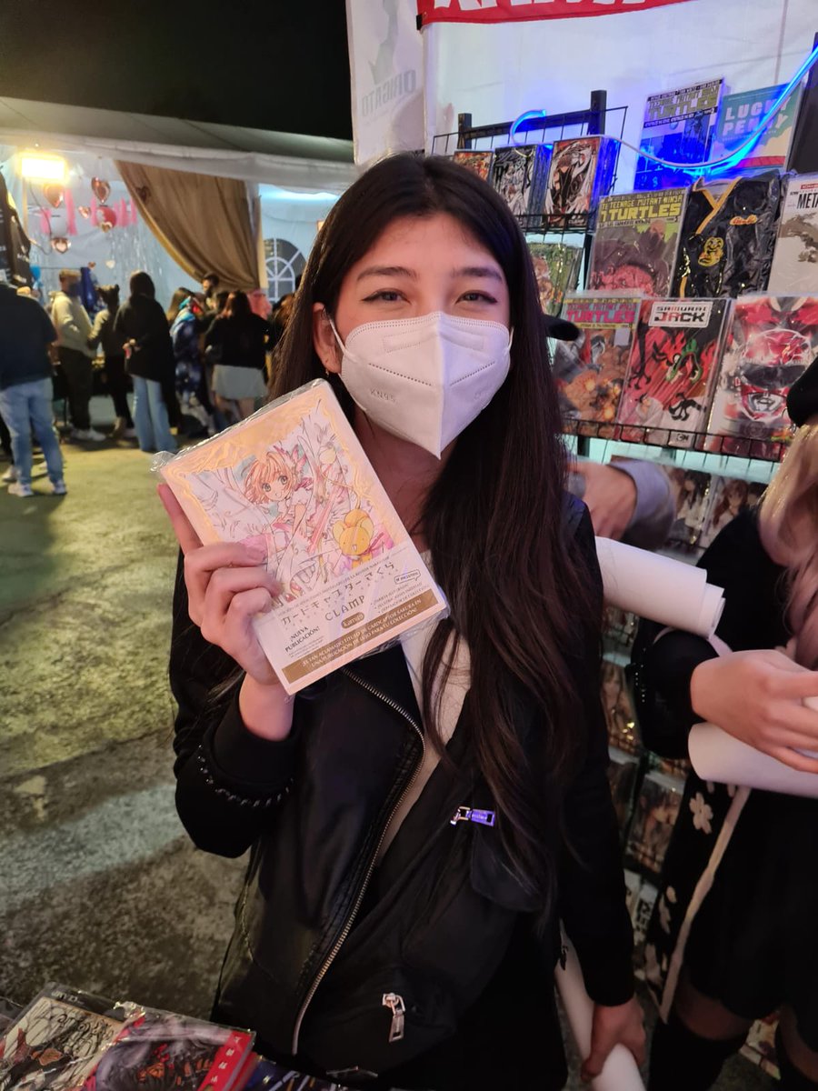 kamite_manga's tweet photo. ¡Sobrinos, miren lo bien que la pasamos ayer en el evento #LIghtsofJapan! 🎆⛩️
Recuerden que hoy también seguimos por allá, por si gustan darse una vuelta 🥰
¡Los esperamos con todo nuestro catálogo y sorpresas! 🙌🏻🎁 https://t.co/WiZddRxoQo