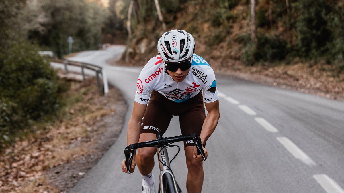 DCT_NewGen's tweet photo. Podium pour @matheobarusseau 🥈en 2/3/J à #confolens, en échappé à trois, sous la pluie 👍

photo archive @gussevphoto https://t.co/5uxQFzSEPH