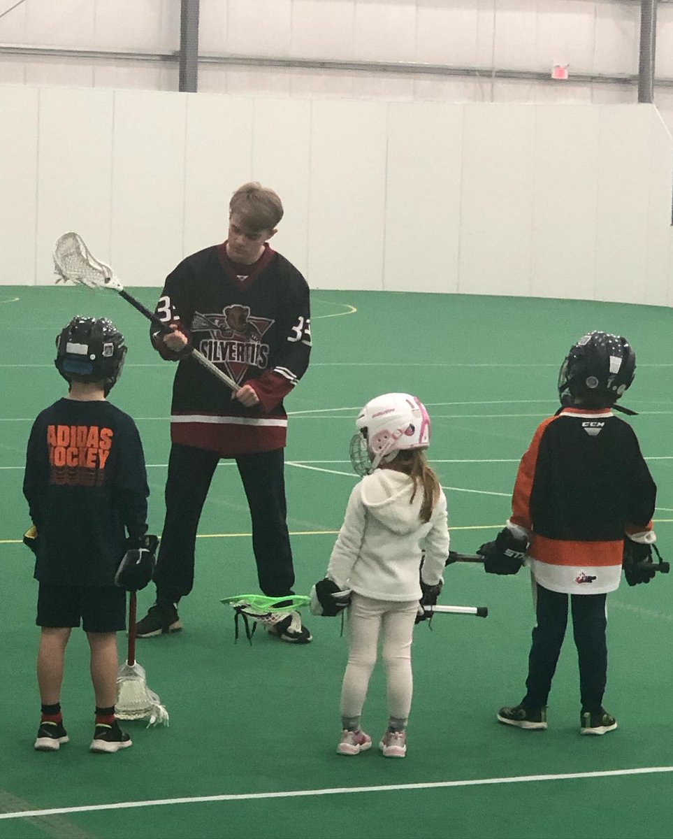 silvertipslax's tweet photo. Excited to see lots of keen future lacrosse players trying out the sport with @sabrecatslax. Silvertips players helping out with the clinic. #lacrosse #yyc #trysomethingnewtoday https://t.co/hWHgrPqzOl