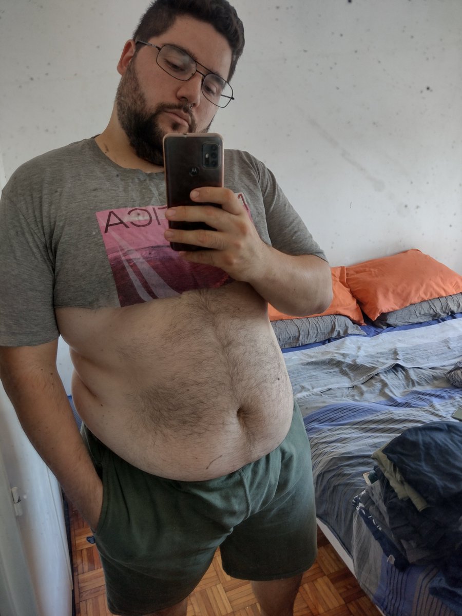 ulioso1's tweet photo. Mi ropa para limpiar la casa 🐻
My clothes to clean my house https://t.co/RVrgGfm4iX