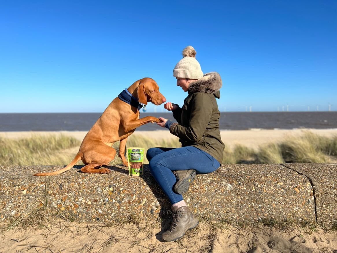 I love this beautiful photo of one of my brand ambassadors Rupert and his mum 🤩

Super sustainable Eco insect bakes - incredibly high quality protein at a fraction of the environmental impact compared to other protein sources! ♻️