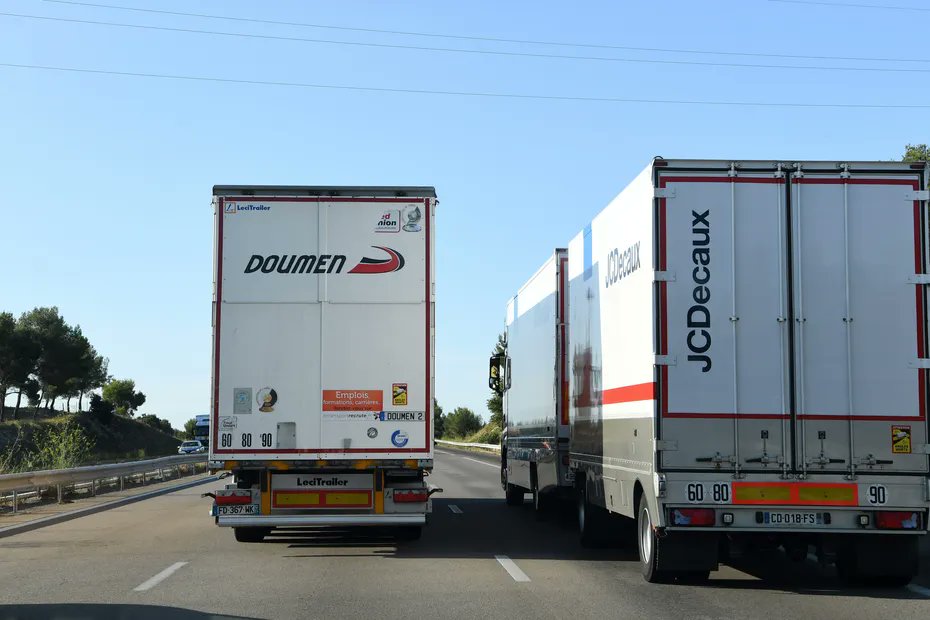 Chris_laem's tweet photo. #Alsace : la taxe poids lourds prévue en 2025
#ecotaxe #economie #transport https://t.co/CPefCi6eF5 https://t.co/sQcMWuOjrD