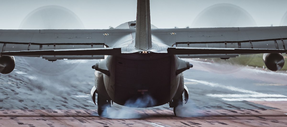 Callsign_Kodak's tweet photo. ZH868 coming home

Making the routine @RAFAkrotiri run with 47 Squadron crews piloting her back to @RAFBrizeNorton 

A cheeky crosswind resulted in some crabbing on the approach before that final rudder kick to get her on the centreline... awesome!!! https://t.co/jbOog8cFzD