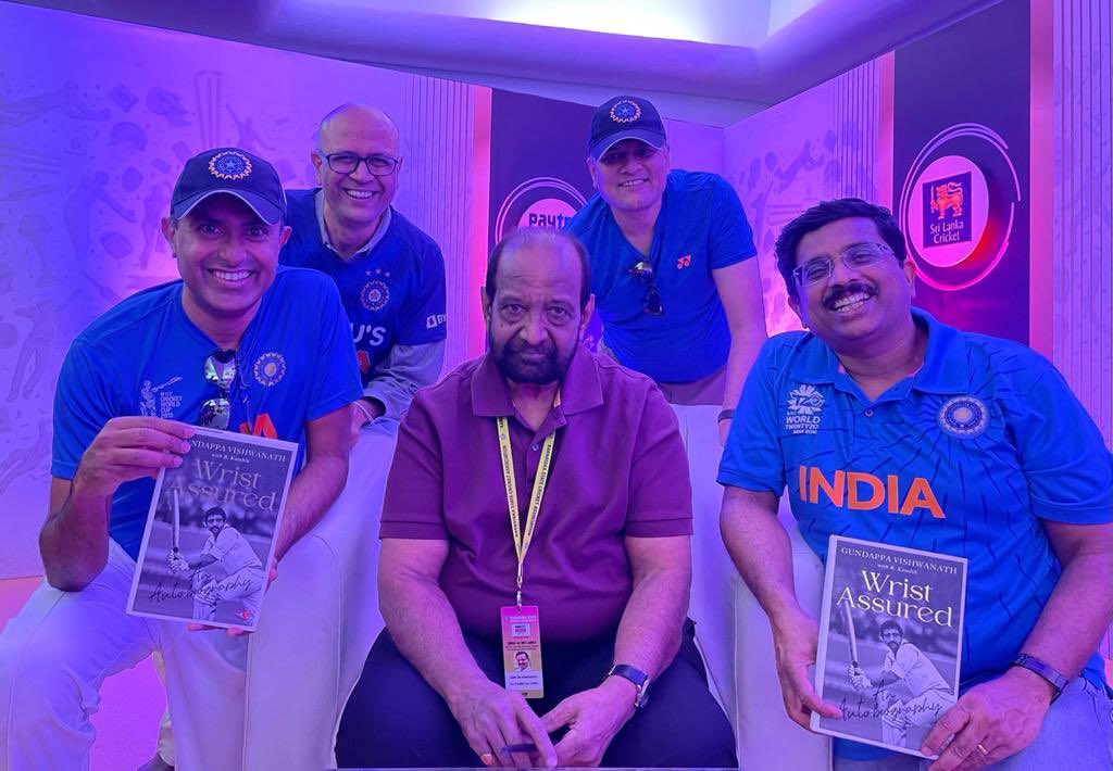 Dattasalagame's tweet photo. #INDvSL #PinkBallTest at #chinnaswamystadium Bengaluru. Full house &amp; eventful day of cricket. Met My childhood heroes - little master Vishy, Roger Binny. Vishy’s biography was launched &amp; happy to get the signed copy. https://t.co/EJ40eGmf8l