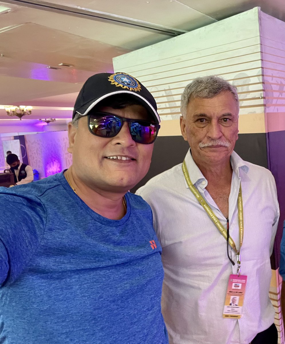 Dattasalagame's tweet photo. #INDvSL #PinkBallTest at #chinnaswamystadium Bengaluru. Full house &amp; eventful day of cricket. Met My childhood heroes - little master Vishy, Roger Binny. Vishy’s biography was launched &amp; happy to get the signed copy. https://t.co/EJ40eGmf8l