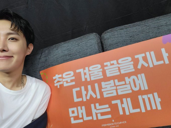 euphjjk097's tweet photo. He never forgets to thank us https://t.co/d3MzLn8Wgn