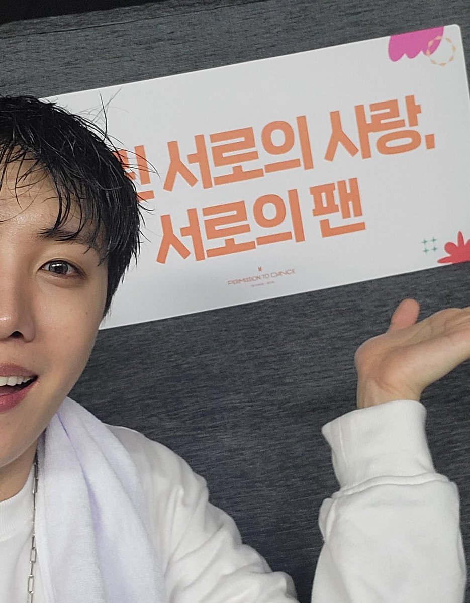 euphjjk097's tweet photo. He never forgets to thank us https://t.co/d3MzLn8Wgn