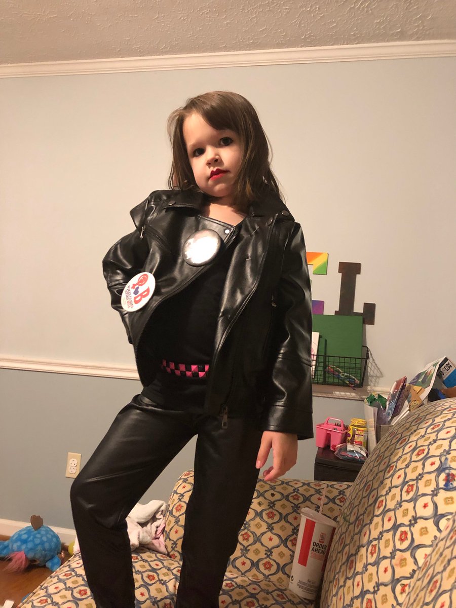 MissyGuided's tweet photo. .@joanjett I introduced my 5yo to your music. To say she’s a fan is an understatement. We’re looking forward to seeing you in Atlanta soon. It will be her first concert. She made a guitar and wants to be just like you! https://t.co/9L3jiXzawX