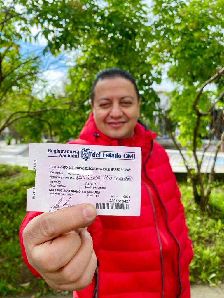 Jucarmera's tweet photo. Con la confianza en el trabajo bien hecho esta mañana muy temprano ejercí mi derecho al voto.

Invito a la ciudadanía a cumplir con uno de sus derechos. Votemos por la renovación, escribamos juntos una nueva historia para #Nariño y #Colombia #EleccionesColombia https://t.co/119xwLJnfu