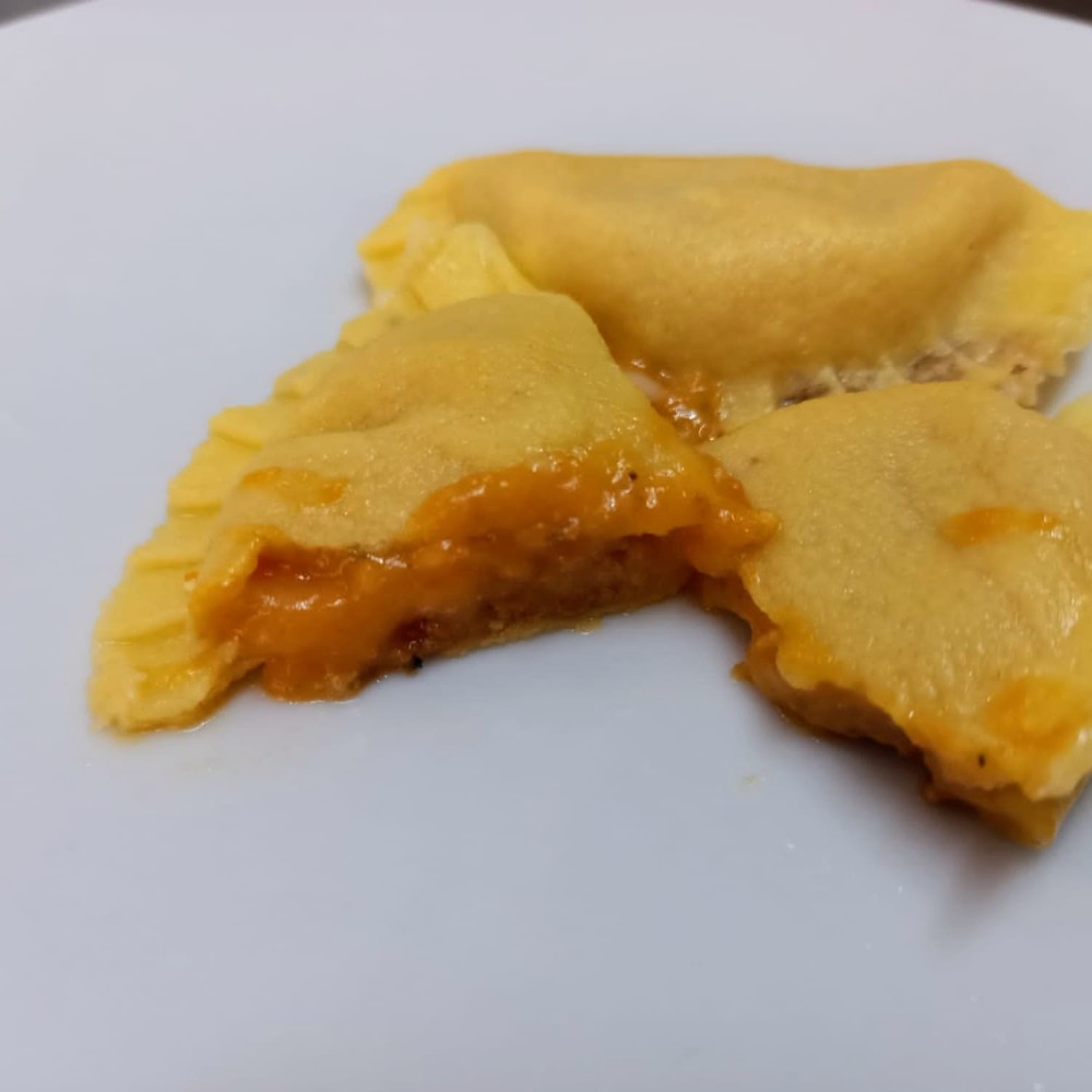 zampieri1988's tweet photo. Ravioli ripieni di zucca e amaretti

#eatingout #cibo #italian https://t.co/WqhXy4FhUO