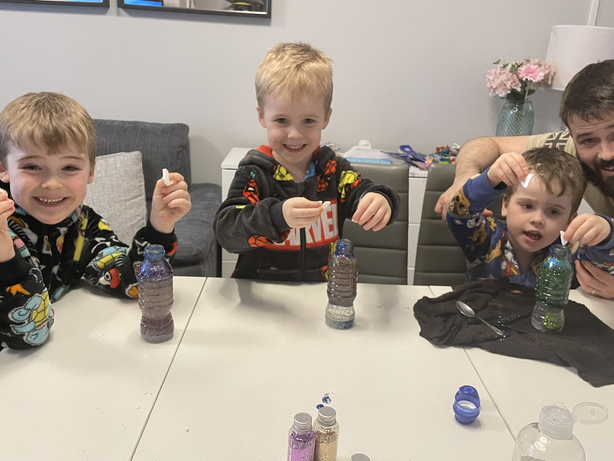 charmcshane3's tweet photo. @h3ron09 the Mcshane boys tried the lava lamps (with added glitter) for science week… 
They may have added more tablets than they should off to create a bigger fizz and a glitter explosion! https://t.co/F7nDTrDVu0