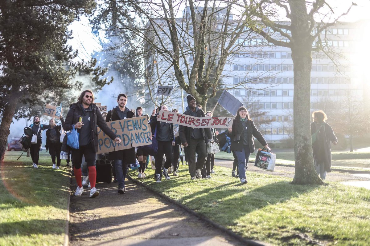 Autours du journalisme (ADJ) tweet media