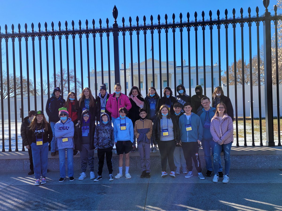 AMS_counselors's tweet photo. Granbury is hitting the memorials today....Lincoln, Vietnam Nam, Korean and WW1. https://t.co/NXkkQHkbqb