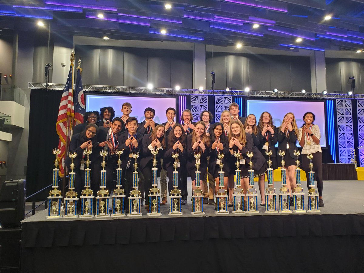 SycamoreDECA's tweet photo. Congrats for amazing State Comp! 31 students finish Top 10 and 22 (pict) advance to International Competition in ATL!  Plus State Officer (Trisha C.) AND first time ever for Syc DECA not 1,not 2,not 3,but 4 yes 4 time International Qualifier: Maya Sethuraman! #buildingleaders https://t.co/3IEp8OlOji
