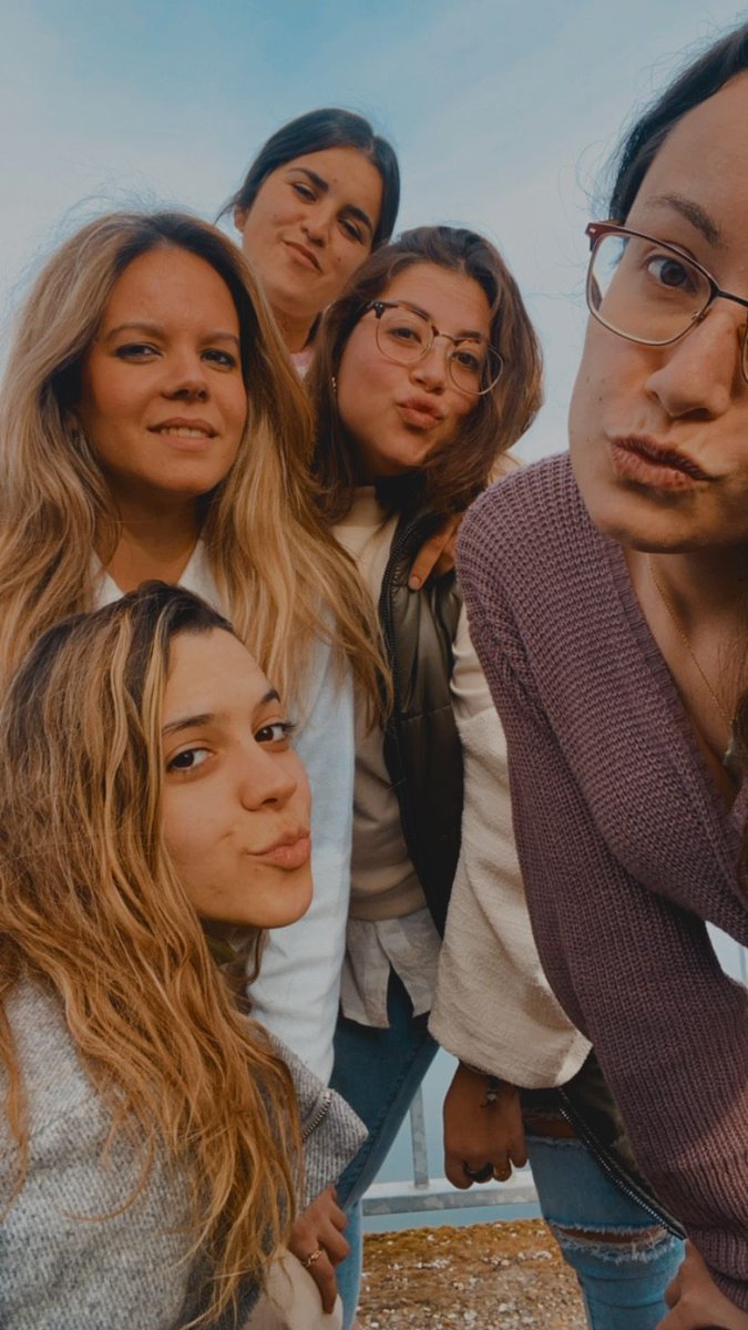 Sandratc02's tweet photo. Ratitos necesarios 🥰 https://t.co/IiDxNm07pe