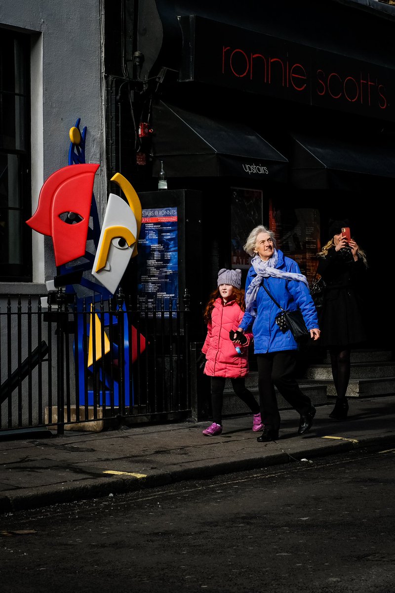 swedeemum's tweet photo. Had some fun with colour matching yesterday when out and about in London #streetphotography #candid #funhad #londonlife #womenstreetphotographers #everyclicktellsastory https://t.co/zN0byyAy3e