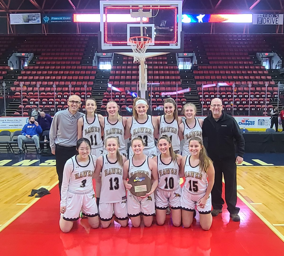 TierReport's tweet photo. Corning girls win first regional title. Headed to state Final 4. @CorningHawks https://t.co/COCHIUEcTf