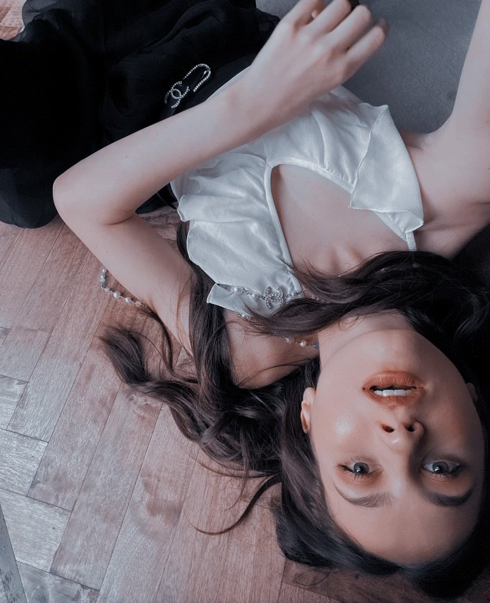 ㅤ
ㅤ
     . . ♡ᵎ  𝗒𝗈𝗎𝗋 𝖼𝖺𝗆𝖾𝗋𝖺 𝗋𝗈𝗅𝗅 𝗂𝖿     
             Ꮋ𝚎𝚊𝚝𝚑𝚎𝚛 Ꮃ𝚒𝚗𝚜𝚕𝚘𝚠
               𝗐𝖺𝗌 𝗒𝗈𝗎𝗋 𝗀𝗂𝗋𝗅𝖿𝗋𝗂𝖾𝗇𝖽˳
ㅤ
ㅤ