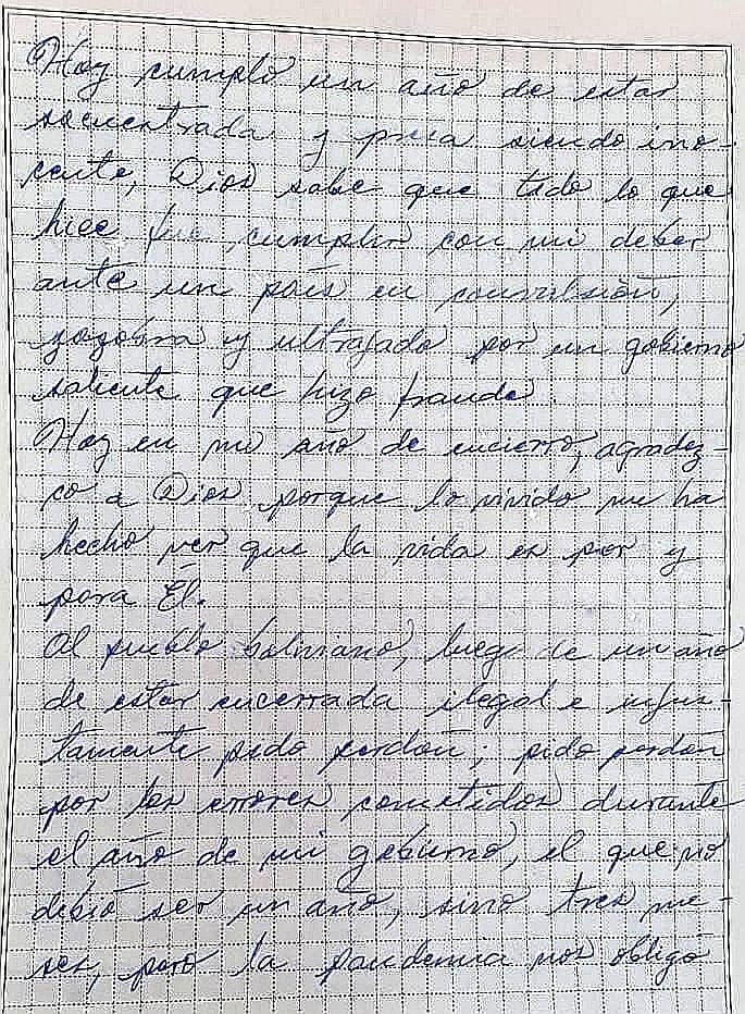 JeanineAnez's tweet photo. Cumplo un año de encierro. Agradezco a Dios por mantenerme con vida. 
La verdadera Justicia es Suya, mientras secuestradores y violadores dictan desde Palacio mi encierro y la violación de mis DDHH y de los presos políticos.
Bolivia necesitaba paz y yo asumí la consecuencia. https://t.co/5iqTxhlvNB