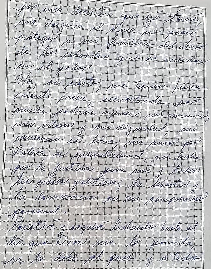 JeanineAnez's tweet photo. Cumplo un año de encierro. Agradezco a Dios por mantenerme con vida. 
La verdadera Justicia es Suya, mientras secuestradores y violadores dictan desde Palacio mi encierro y la violación de mis DDHH y de los presos políticos.
Bolivia necesitaba paz y yo asumí la consecuencia. https://t.co/5iqTxhlvNB