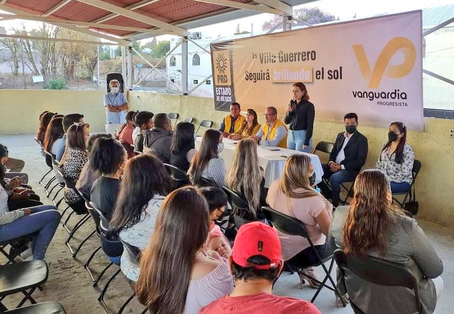 castelan_elida's tweet photo. Realizamos la integración de los comités municipales de #VanguardiaProgresista en #IxtapandelaSal, #Zacualpan, #CoatepecdeHarinas y #VillaGuerrero en compañía de @omarortegaa_mx, el Sol se fortalece en el Sur del #Edomex. @PRDMexico https://t.co/Y0TuUXx3PY