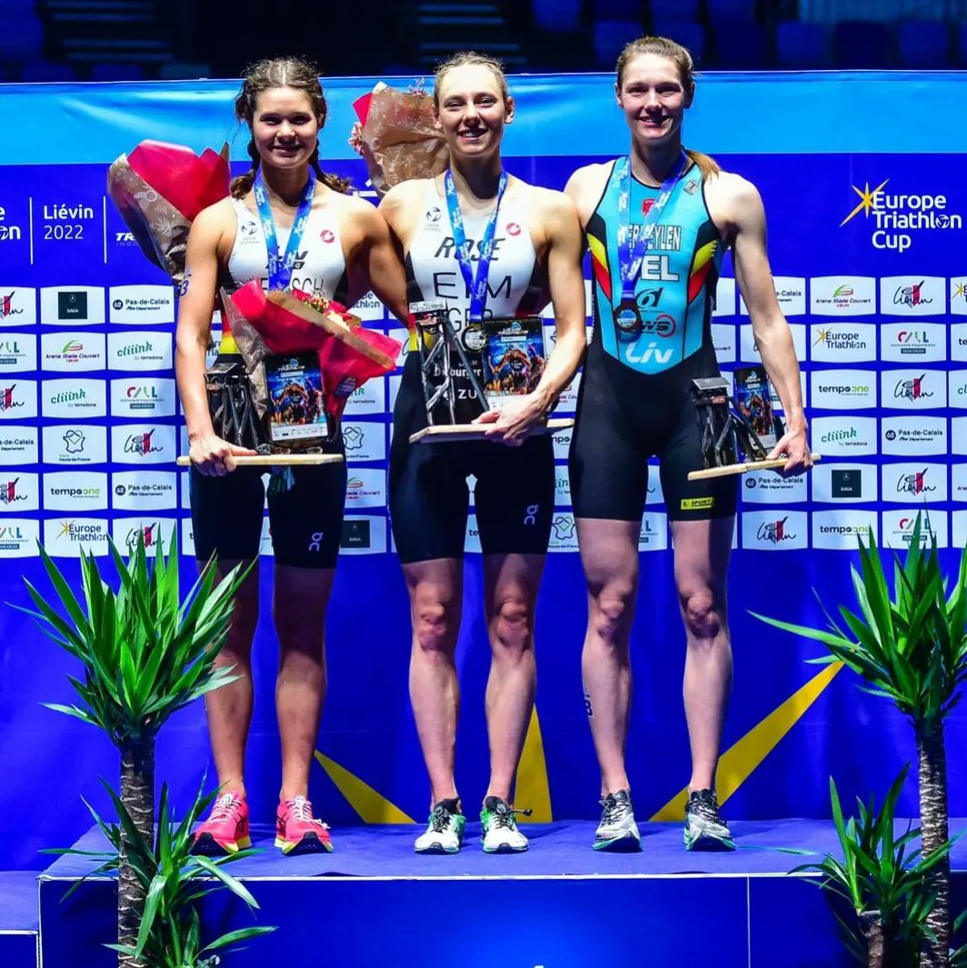 Europe Triathlon (@etutriathlon) on Twitter photo Liévin 2022🇲🇫
Men's podium:
🥇<a href="/vincentluistri/">Vincent Luis</a>
🥈<a href="/genisgrau/">Genis Grau</a>
🥉@lehmanncsongor
Women's podium:
🥇@ninaeim
🥈@lisa_tertsch
🥉@jolien_vermeylen
Congratulations to everyone who raced!
📸: <a href="/ActivImages/">Activ'images</a> Liévin 2022🇲🇫
Men's podium:
🥇<a href="/vincentluistri/">Vincent Luis</a>
🥈<a href="/genisgrau/">Genis Grau</a>
🥉@lehmanncsongor
Women's podium:
🥇@ninaeim
🥈@lisa_tertsch
🥉@jolien_vermeylen
Congratulations to everyone who raced!
📸: <a href="/ActivImages/">Activ'images</a>