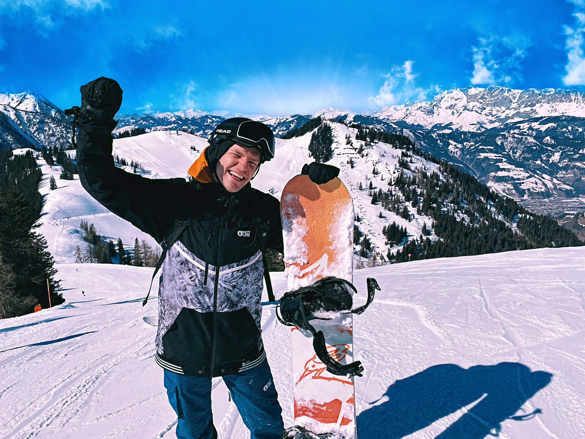TheKrogmann's tweet photo. Die paar Tage taten mir richtig gut! Profitipp: Einfach abschalten und das tun was richtig Spaß macht. Solltet ihr alle machen! Wie gehts euch?
#snowboard #snowday #snowsnowsnow #snowart #snowhike #snowscene #skylove #skyzone #snowpatrol #smilers #cloudicious #nicenstein https://t.co/kOVxYU9zQO
