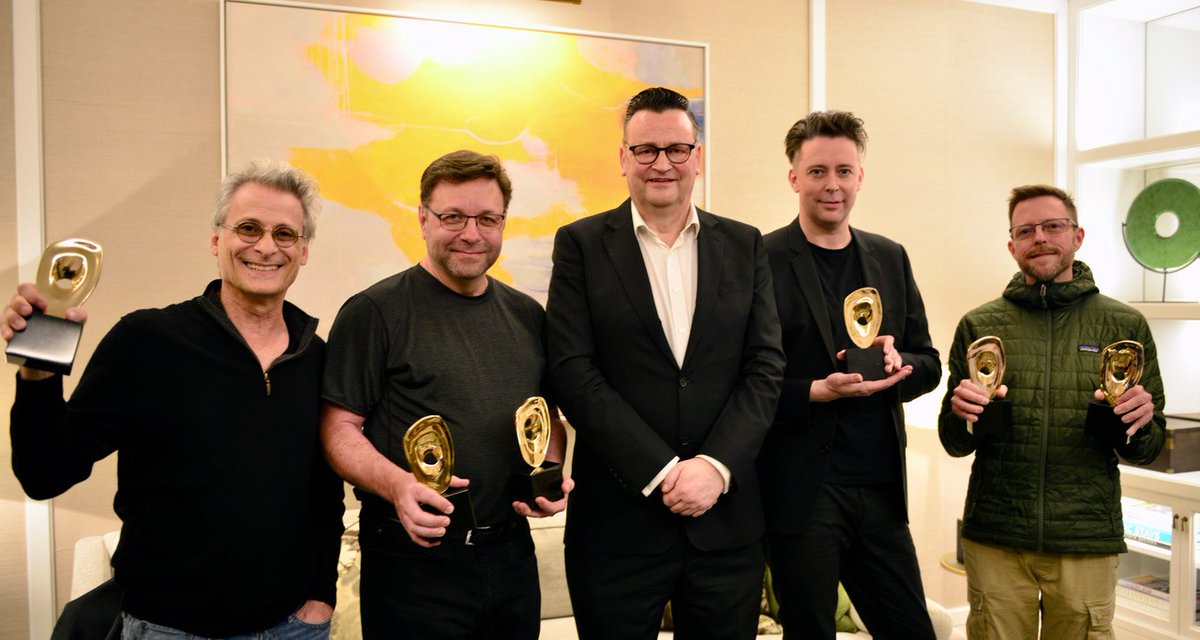 We caught up with <a href="/mark_mangini/">Mark Mangini</a>, Theo Green, Ron Bartlett and <a href="/macruth/">Ruthie Mackin</a> from the <a href="/dunemovie/">DUNE</a> sound crew to present them with their trophies for Excellence in Sound for a Feature Film. Congratulations again to the whole sound team - good luck at the BAFTAs tonight!

#AMPSawards2022