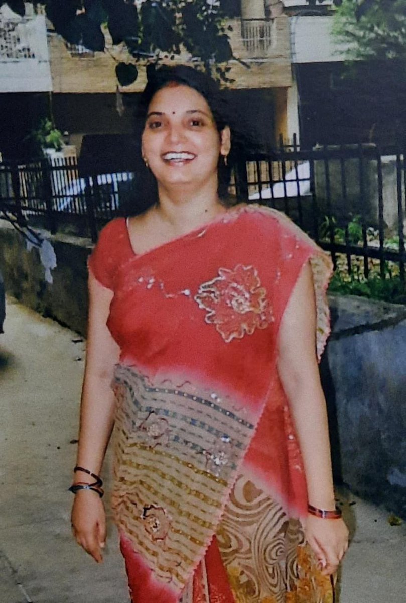 Akhilesh_tiwa's tweet photo. ज़िंदगी का सबसे बुरा दिन 14 मार्च… आज के दिन 2021 में मेरी पत्नी का साथ मुझसे छूट गया.. आज पहली पुण्यतिथि है.. बीच मझदार में मुझे अकेले छोड़कर चली गई .. तेरा जाना बहुत कष्टदायी है..!! 
विनम्र श्रद्धांजलि 🙏 https://t.co/IHsmI2nFao