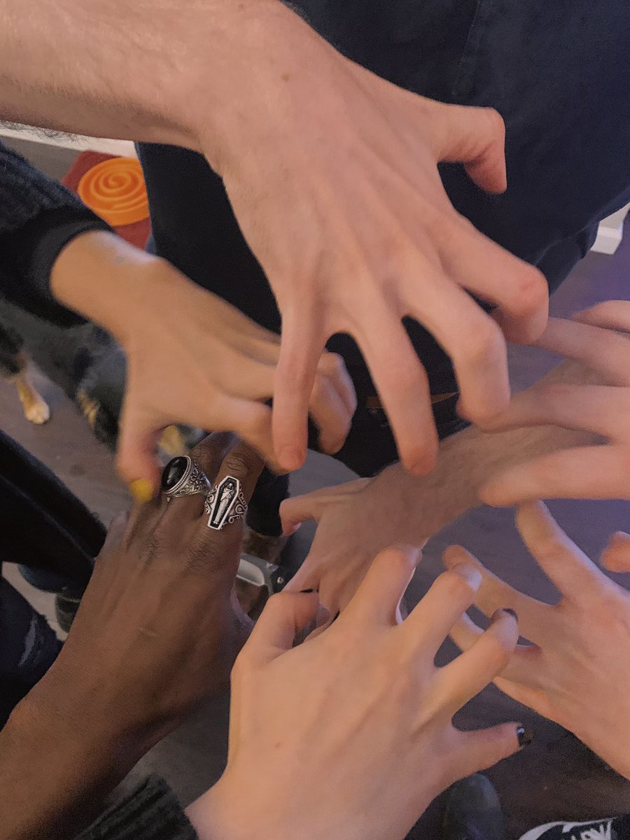 How ya’ll twitter timelines be lookin 

done even lie.