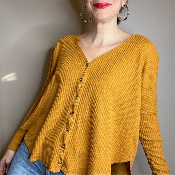 aspentreeshop's tweet photo. So good I had to share! Check out all the items I'm loving on @Poshmarkapp #poshmark #fashion #style #shopmycloset #urbanoutfitters #madewell #marinelayer: https://t.co/cUQ7f5GjPa https://t.co/fCk5R6BUnQ