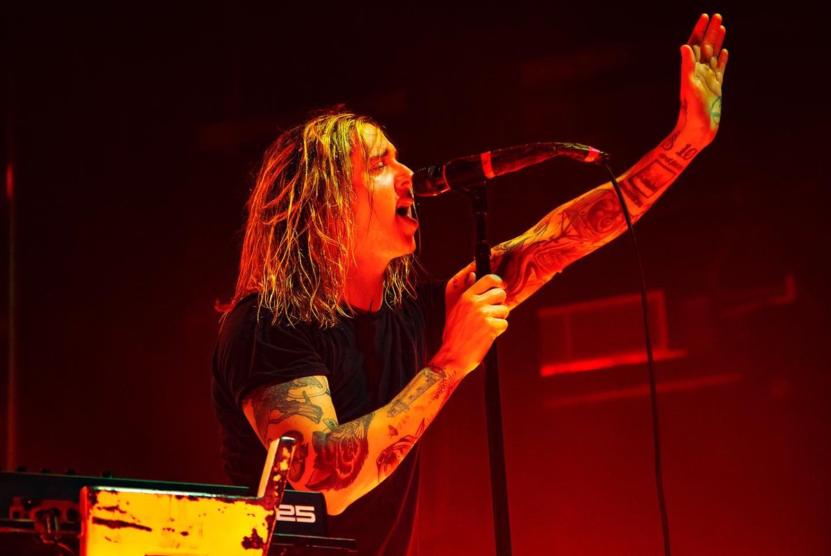 AgoraCLE's tweet photo. Everyone Looks So Good From Here
@UnderoathBand // 3.12.22
📸: Evan Duly (via dspcle/IG) https://t.co/EVEcDsFFf8