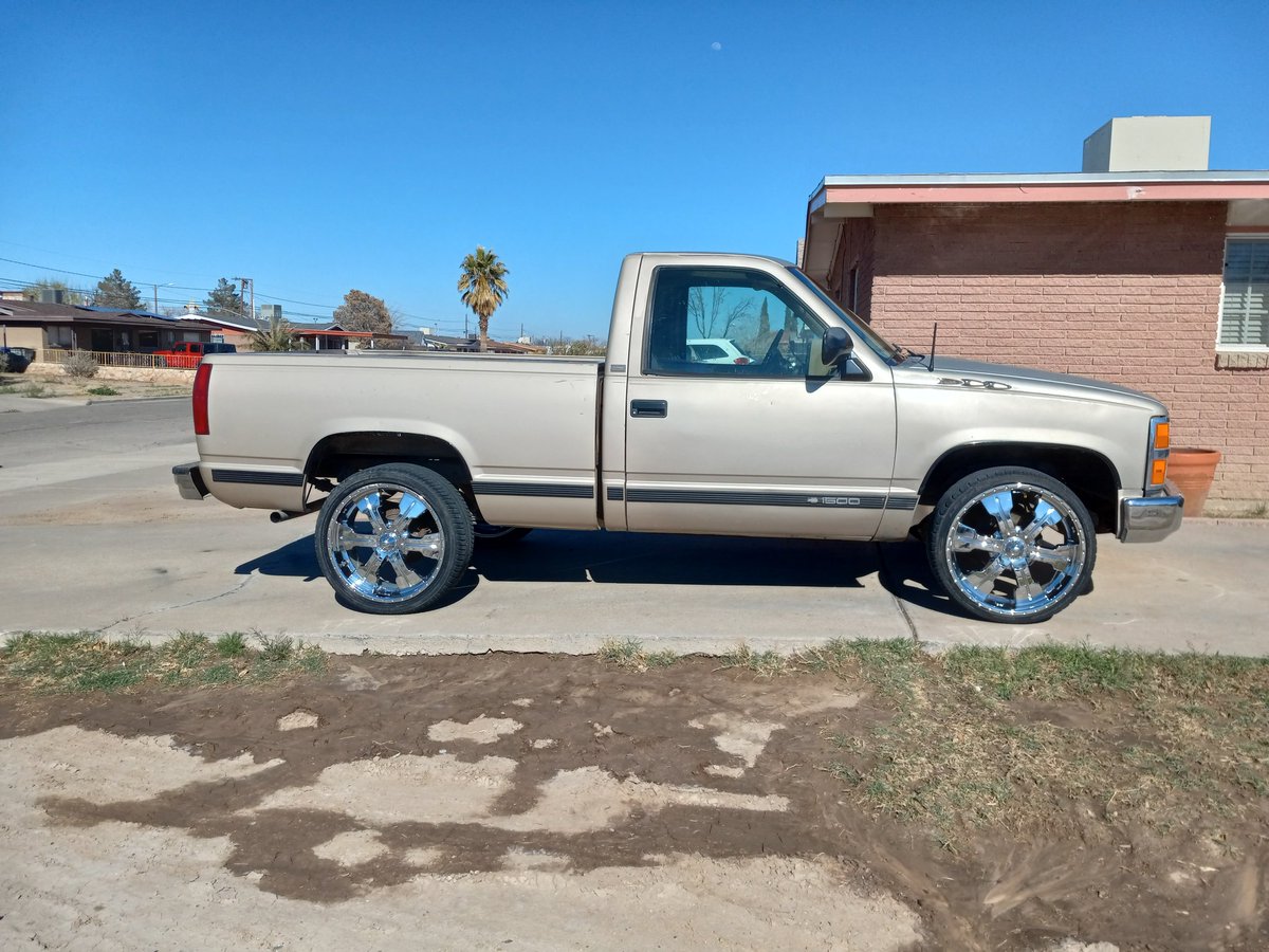 RobFranco1982's tweet photo. Little by little it's getting there. Patience and it shall be done how I want it. #c1500 #obs #chevycheyenne https://t.co/Mv23xS3HKX
