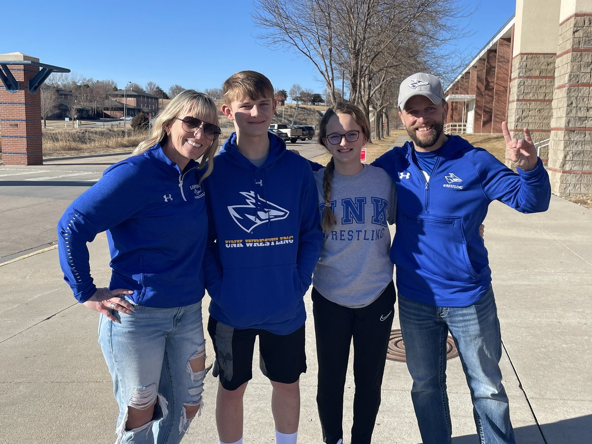 The fans are ready at the Health and Sports Center to welcome back the 2022 National Champs <a href="/loperwrestling/">UNK Loper Wrestling</a> 🏆 

<a href="/KearneyPolice/">Kearney Police Dept</a> escort expected to arrive at approx 6pm.  #GoLopers