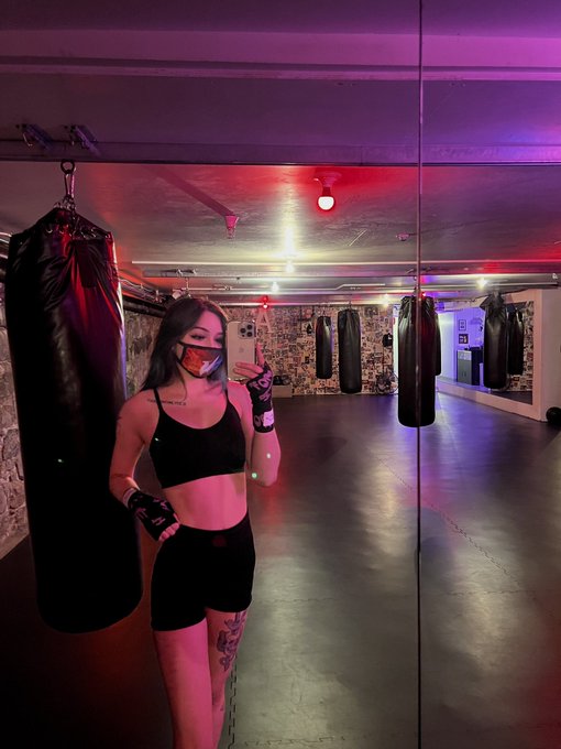 I started boxing lol lmk if anyone wants to get knocked the fuck out https://t.co/wUHRMKstlf