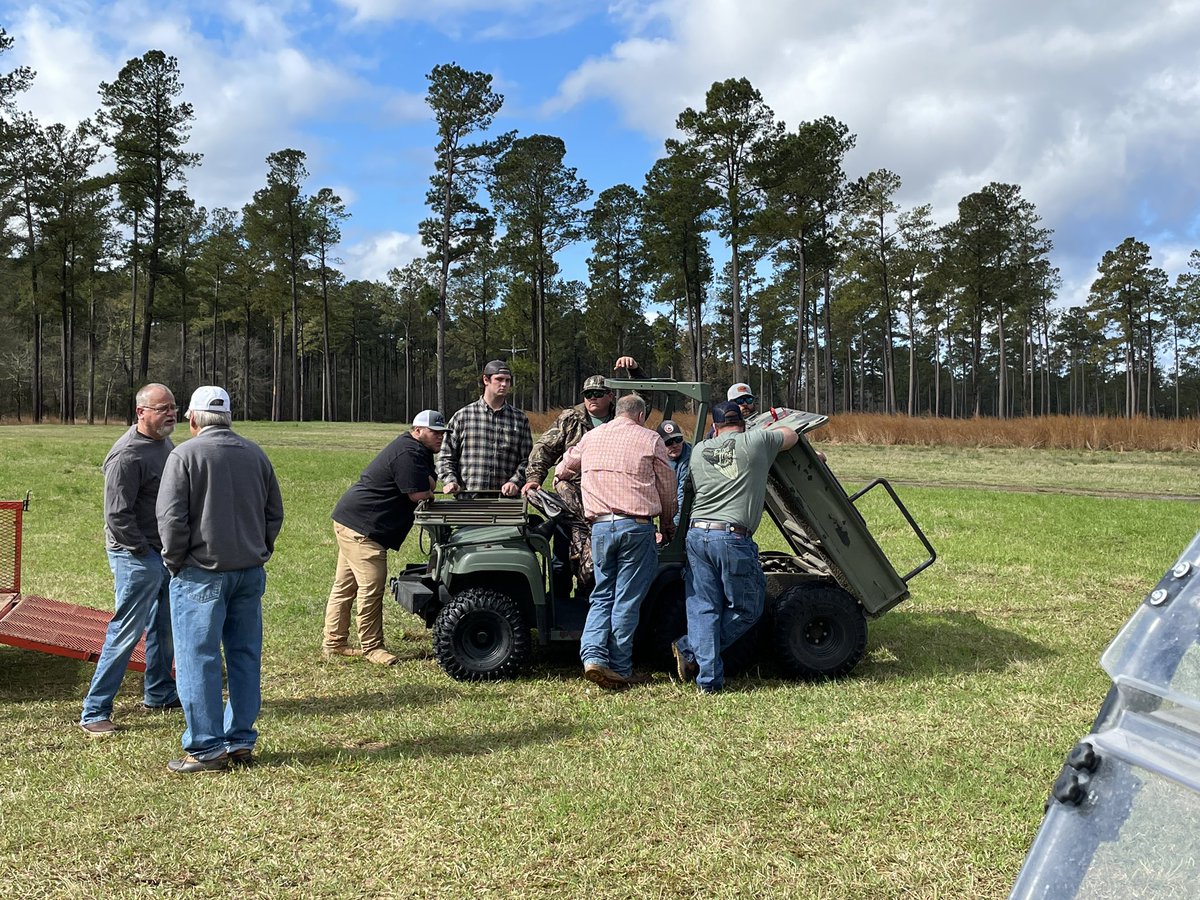 beccalong21's tweet photo. Awesome event supporting the Dalton Evans Outdoorsman Scholarship for Fort Mill High School. https://t.co/1kVxHkmlEN