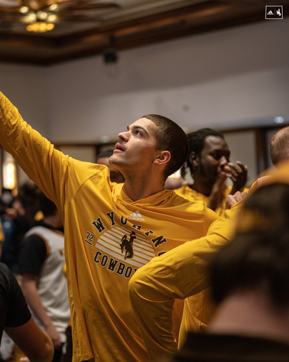 wyo_mbb's tweet photo. The moment you find out your Dancing. 

@MarchMadnessMBB X #OneWyoming https://t.co/ETNE0nNvFK