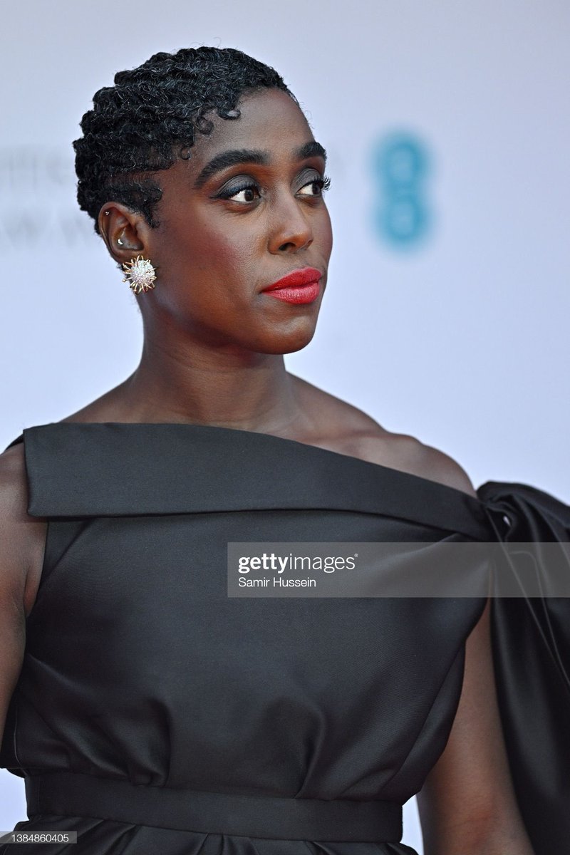 Congratulations to Lashana Lynch  winner of the #BAFTA2022 Rising star award 🤩🙌🏾