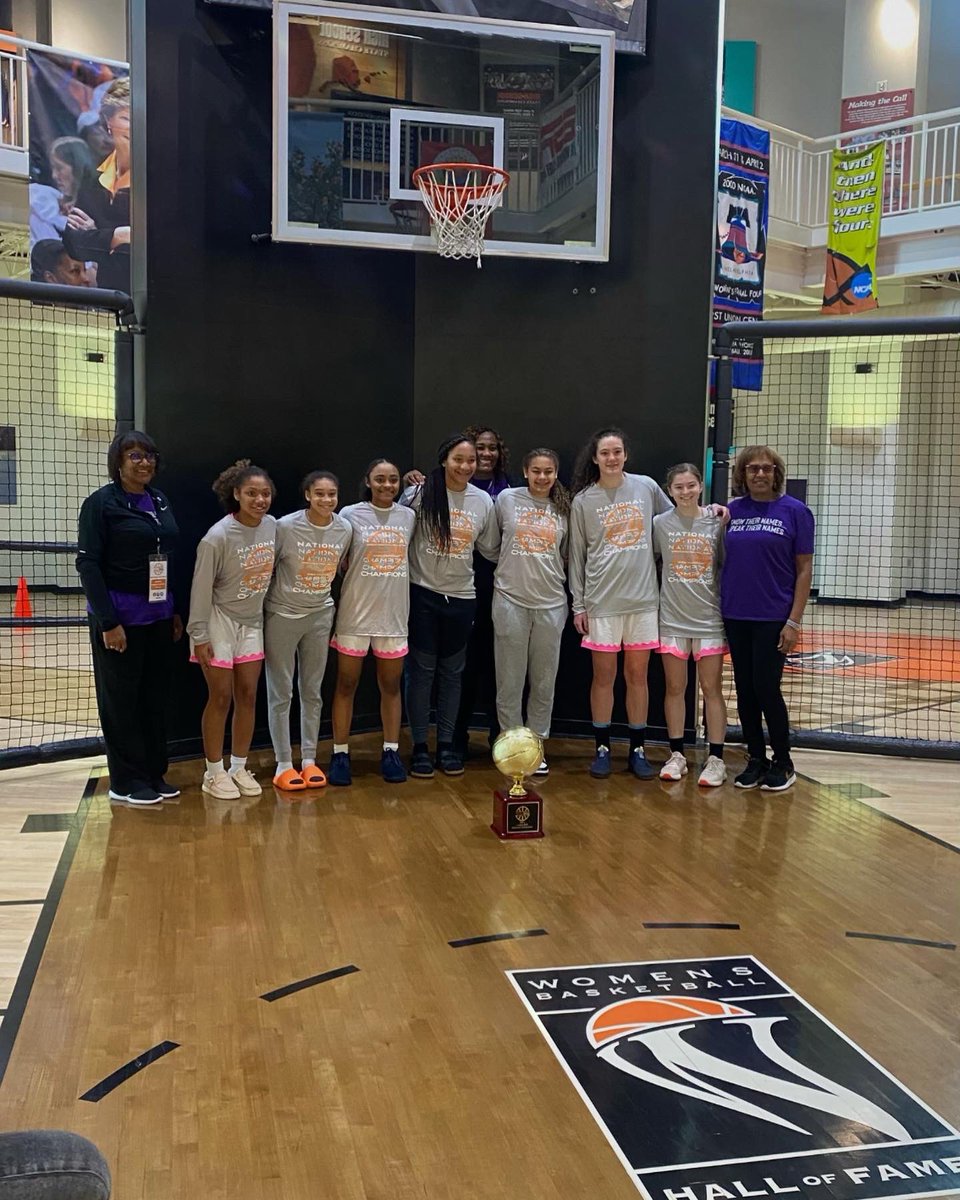 Kara79521107's tweet photo. Making history on my Birthday and becoming apart of our WBB history! I never could ask for anything more! Thank you for this amazing opportunity and it truly is an honor. #womenshalloffame #WBB https://t.co/DOpoj1WZUM