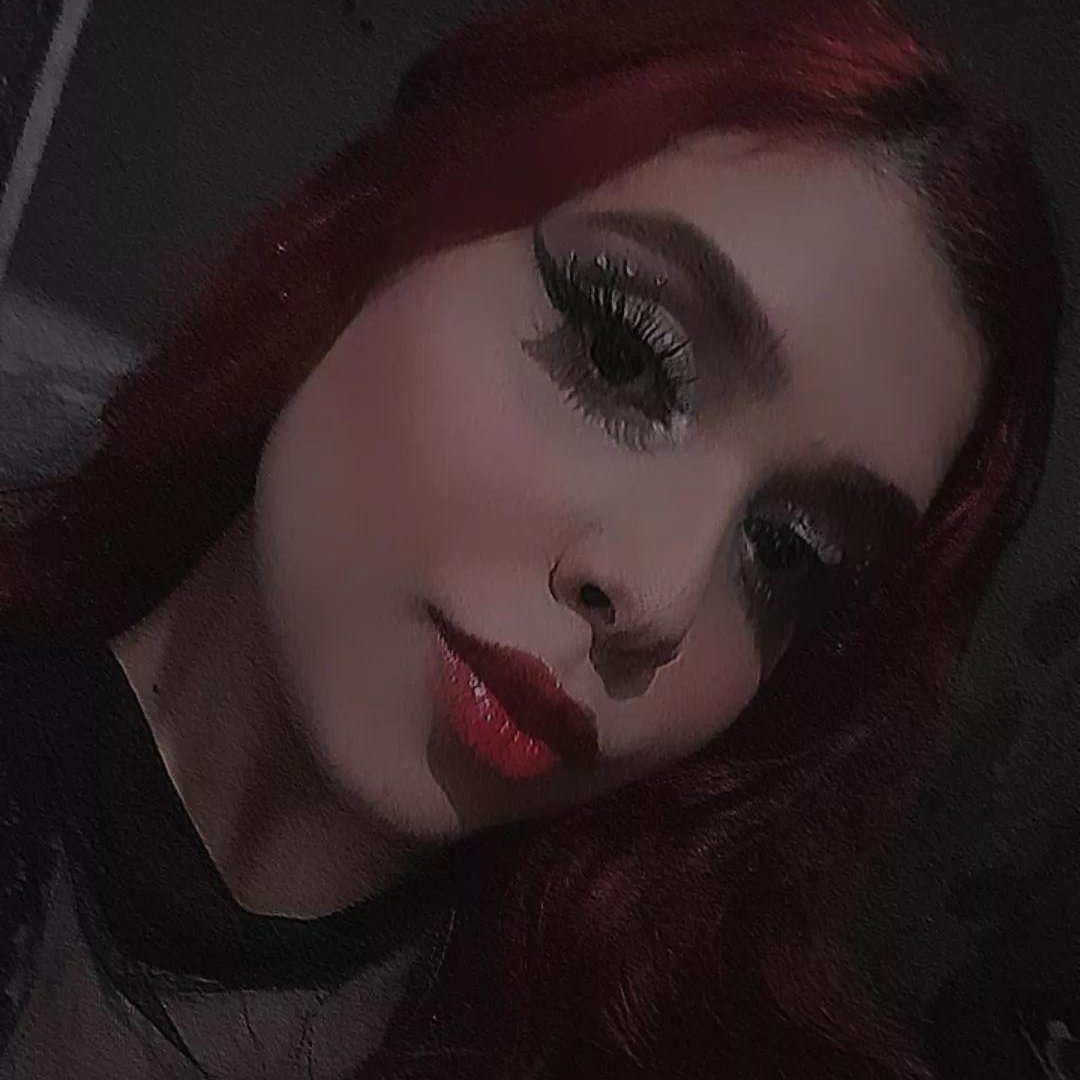 Estella 🌹🖤 tweet media
