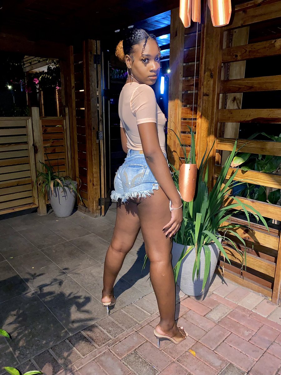 reginaxbecky's tweet photo. outside, it’s been a min.. https://t.co/wlIRhGpckH