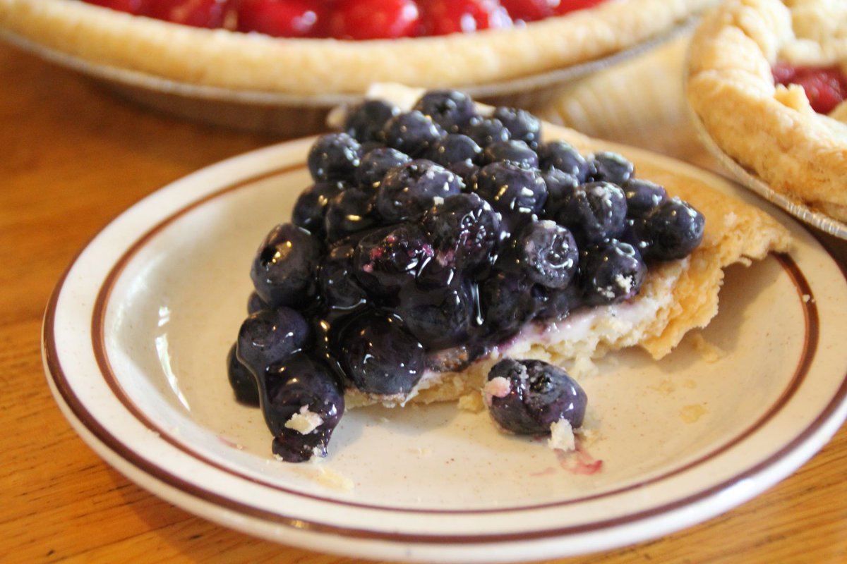 Tomorrow is #PiDay and if you're looking for a proper place to celebrate, hit the road to Indiana. Follow the Hoosier Pie Trail with 24 stops at restaurants and bakeries. <a href="/IndianaFoodways/">Indiana Foodways</a> Show us your favorite #pie! 📸:<a href="/egrangertravel/">Elizabeth Granger</a>
   ow.ly/lP6050Ii6WE
