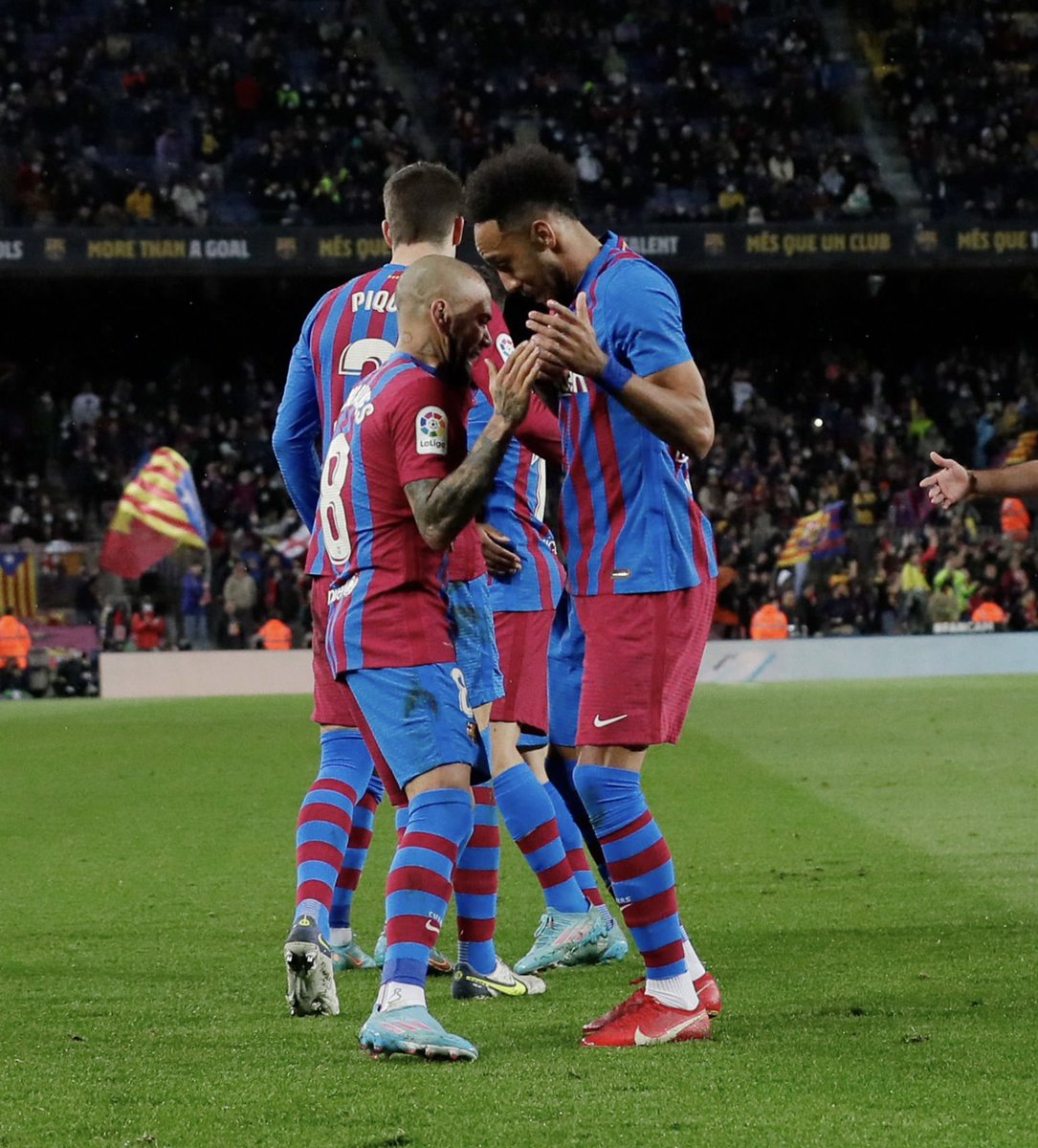 BarcaAurora's tweet photo. Barça continues to trend upwards. Another 4 goal masterclass at the Camp Nou propels Barça into 3rd place with a game in hand on Sevilla. And gives a the team a surge of confidence ahead of their clash against Galatasaray on Thursday. https://t.co/T8k2jrbdPi