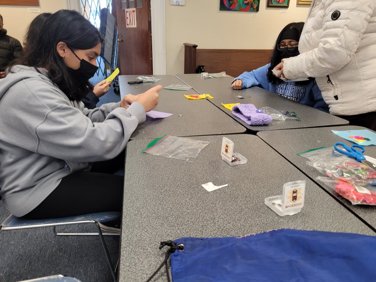 WeMake4h's tweet photo. We embedded electronics in fabrics in our E-Textile workshop today!!#STEM4Her #equityinstem #NJSTEMMonth #Adafruit #LilyPad #electronics #wearables @WeMake4h @NJSTEMPathways https://t.co/ch7dJJerhA