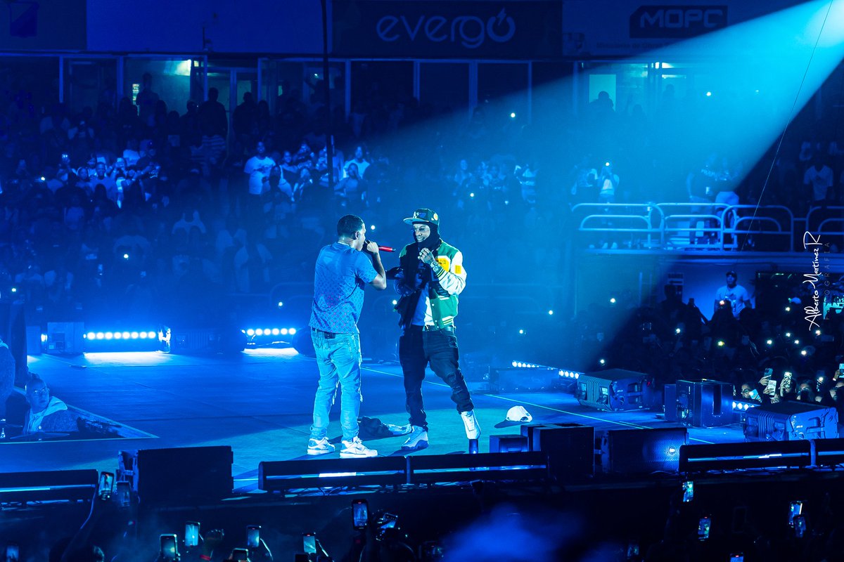 AlbertoMRod's tweet photo. #BME @bmeventos #Palaciodelosdeportes No podemos comentar sobre show pues no vimos bailes. Dentro de los que se presentaron: @MYKETOWERS Myke Towers, Rochy RD, @Amenazzyoficial Amenazzy y Treintisiete. Producción Saymon @sdconcerts https://t.co/WZhgSdFEfM
